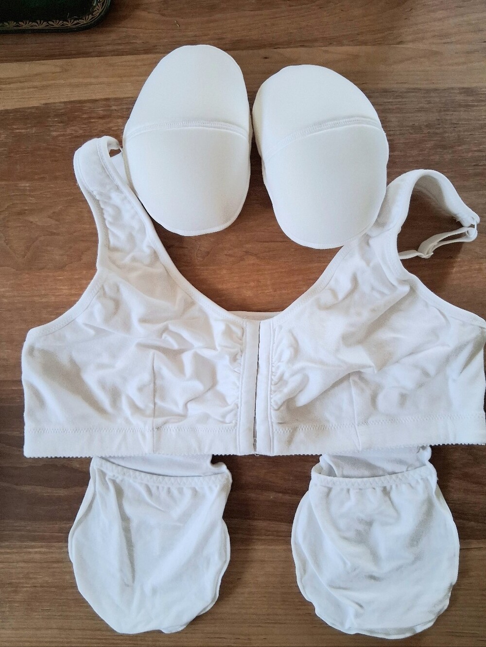 EUC Amoena Post-Surgical Garment w/Drain Management & Fiberfill Forms, Large A/B